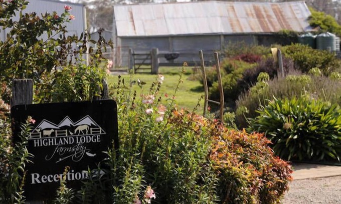Hill Top Cabin | Family friendly farm retreat, only 10 mins from Jindabyne