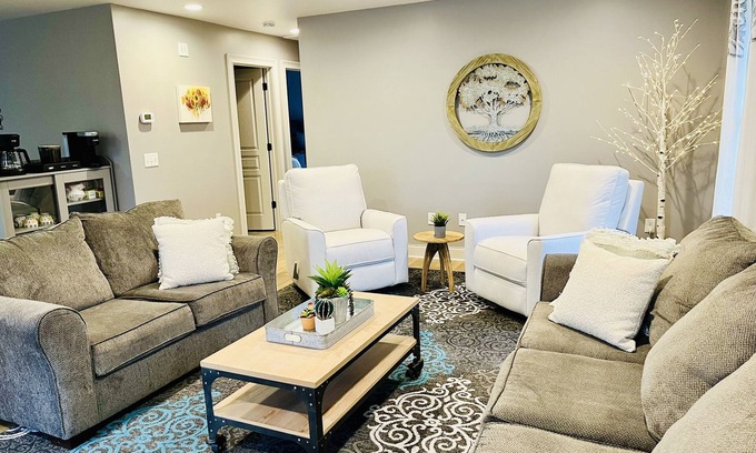 Harrisonburg House | Family friendly house close to college campuses, hiking, Massanutten, and more.
