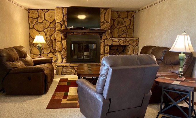 Moravia House | Family friendly house minutes from Rathbun Lake
