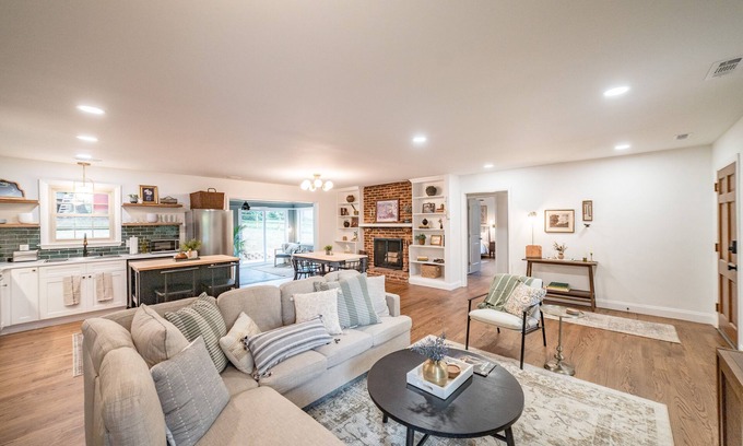 Lynchburg House | Family Friendly I Sleeps 8 I 11mins to LU & DT