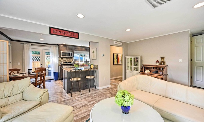 Kirkland House | Family-Friendly Kirkland Home ~ 1 Mi to Downtown