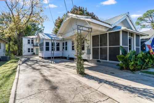Freetown - Port Rico House | Family-Friendly Lafayette Home - 4BR on Historic Jefferson St
