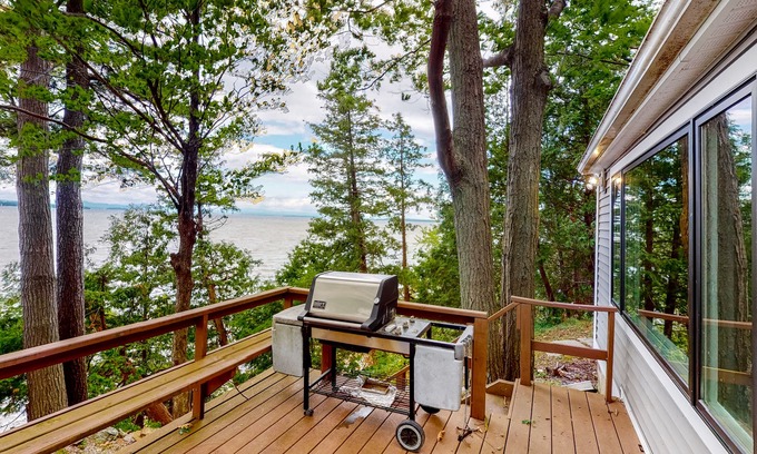 Malletts Bay House | Family-friendly lakefront home with private beach and firepit - dogs welcome