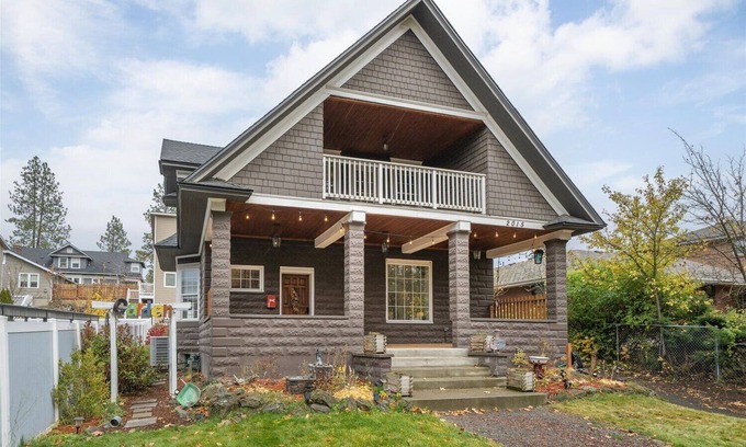 Manito House | Family-friendly Manito Park home. Close to downtown, hospitals & colleges.