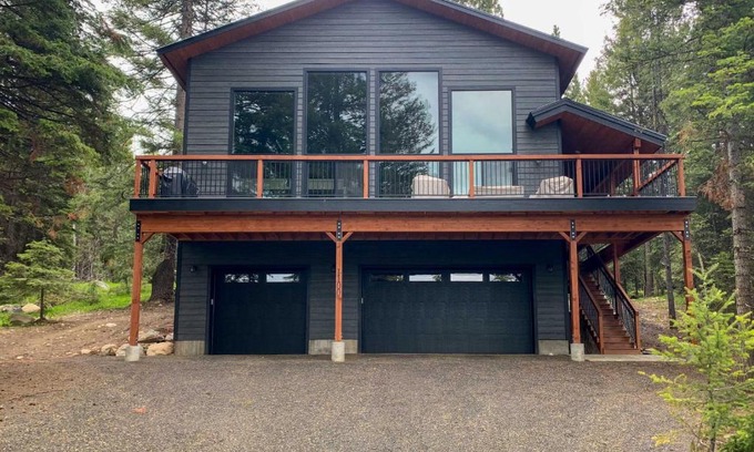 McCall House | Family-Friendly McCall Cabin Pool Access and Bikes