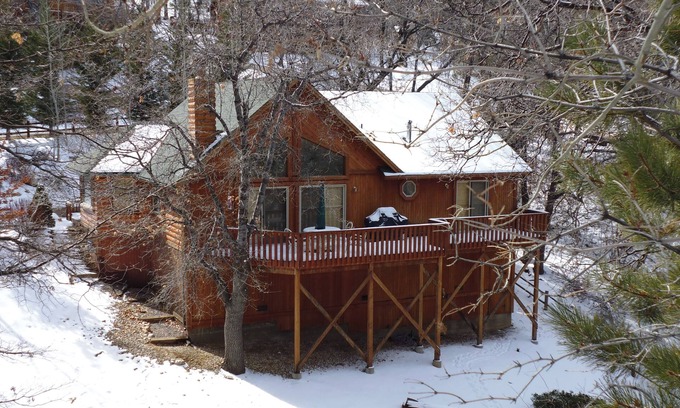 Upper Moonridge Cabin | Family-Friendly Moonridge Cabin