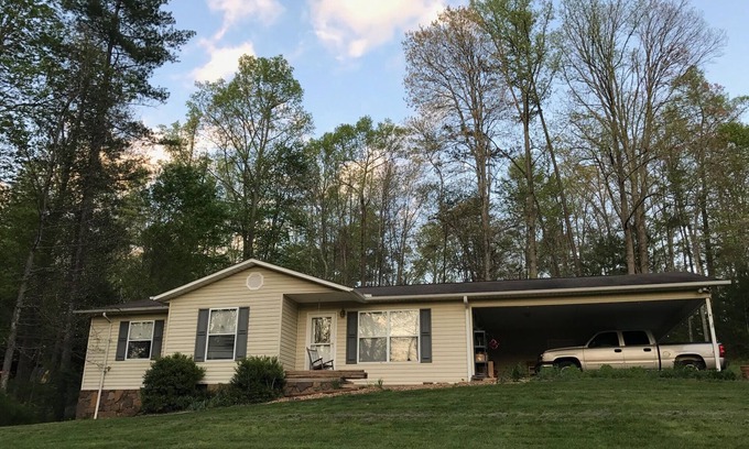 Mars Hill House | Family Friendly Mountain Home, 20 minutes to AVL and Skiing