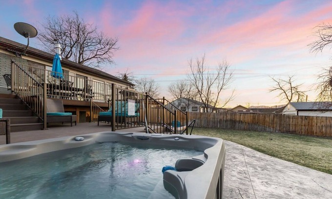 Bel Aire House | Family Friendly - Pool - Hot Tub - Pets