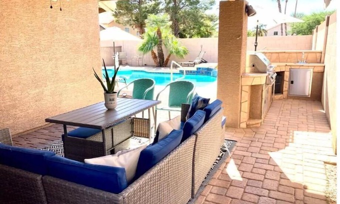 Superstition Springs House | Family friendly, Relaxing, Heated Pool+spa