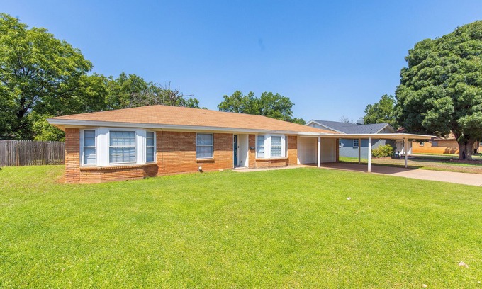 Abilene House | Family-Friendly Retreat: 3BR Home with Game Room & Spacious Backyard Oasis