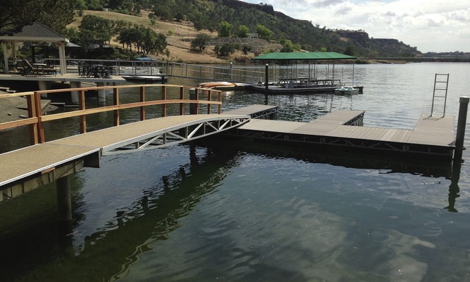 Jamestown House | Family-Friendly South Tulloch Lake Waterfront Home w/Boat Dock