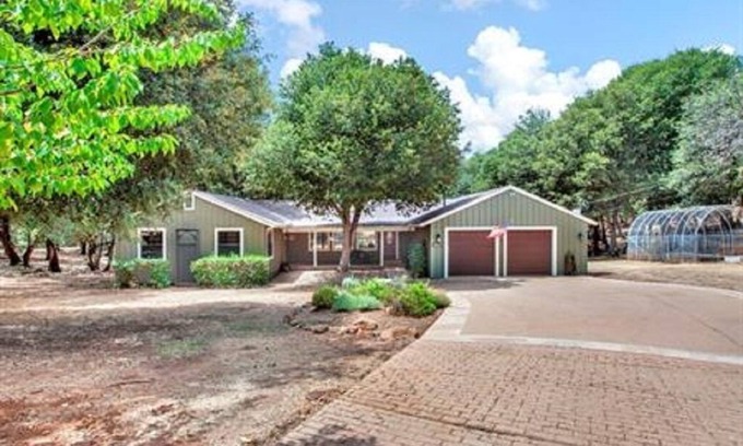 Julian Cabin | Family friendly, spacious and confortable Cabin with a wood Fireplace.