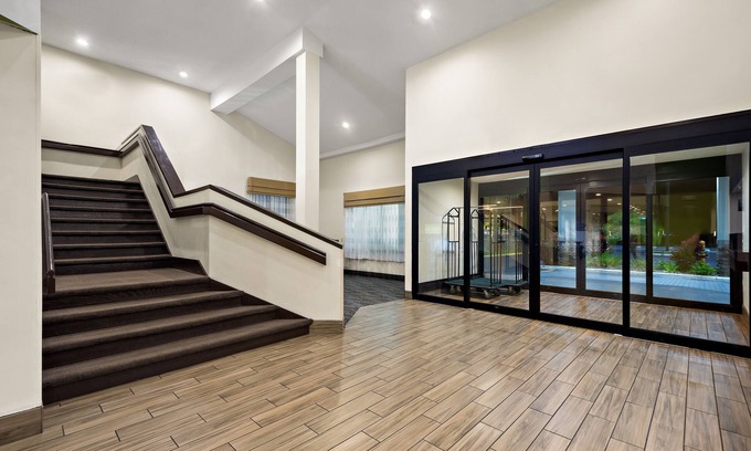 Wesley Chapel House | Family-Friendly Tampa Getaway: Free Breakfast & Pool! Near Busch Gardens