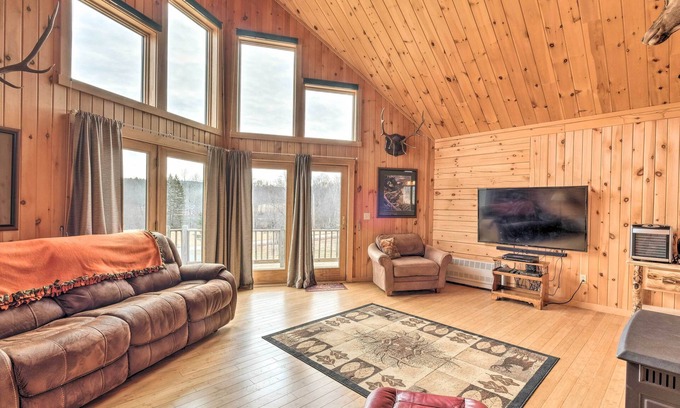 Troy House | Family-Friendly Troy Getaway with Furnished Deck!