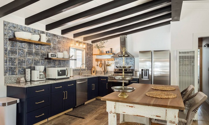 Arrowbear Lake House | Family-friendly retreat conveniently located near Snow Valley!
