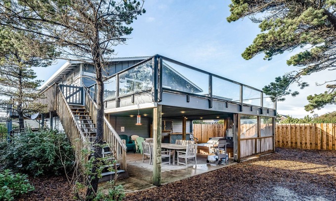 Gleneden Beach House | Family-friendly house w/ocean view & private hot tub - walk to beach, dogs OK