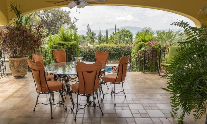 Rancho del Oro Villa | Family Friendly Villa w. Solar Heated Pool & free WiFi.