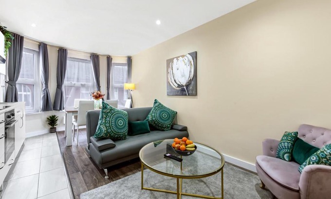 Surrey Docks Apartment | Family Friendly, Zone 2, 2 Beds, Overground