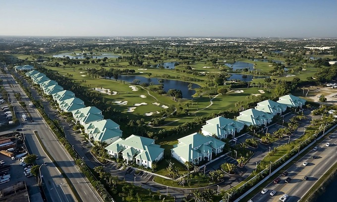 Ludlam Hotel | Family & Friends Retreat in the Heart of Miami! 4 Spacious Rooms w/Balcony