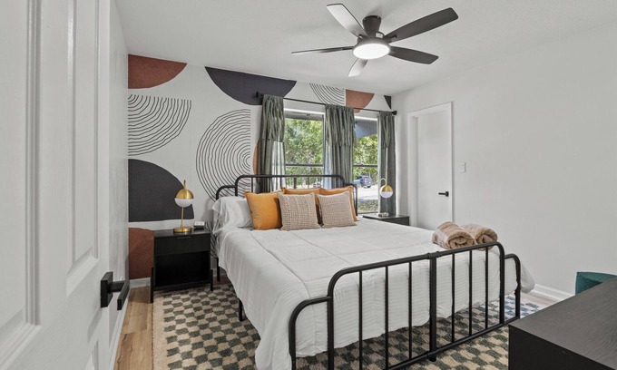North San Antonio - SAT House | Family Fun Getaway Pool, Fire Pit, Game Room Sleeps 12