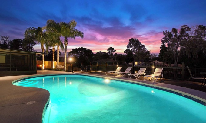 Southside House | ~Family Funhouse Sleeps 12 Heated Pool & Spa~