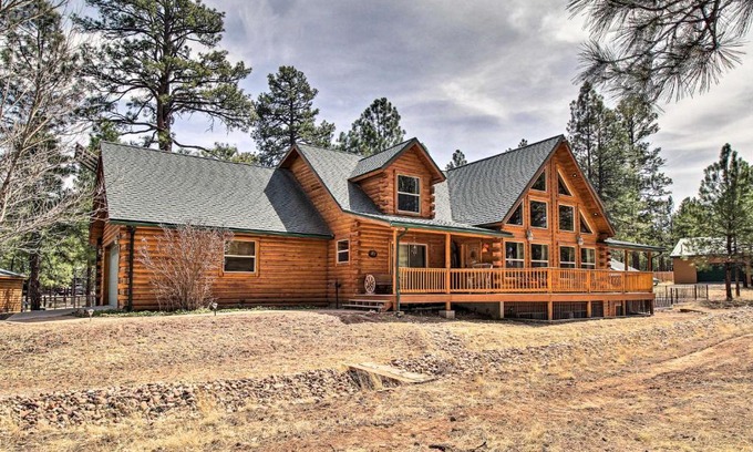 Heber House | Family Game Room Spacious Overgaard Cabin