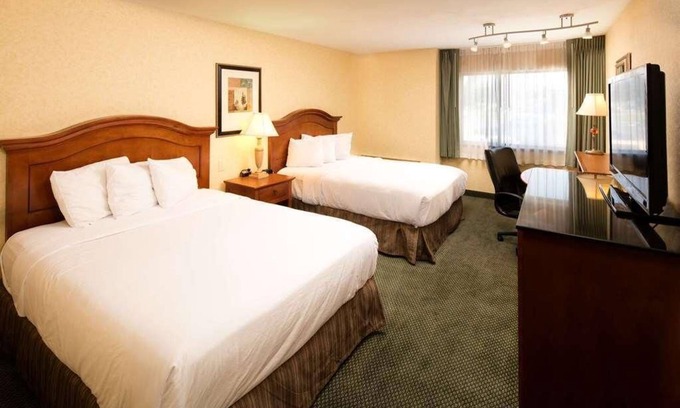 Wenatchee Resort | Family Getaway! 3 Pet-friendly Units, Outdoor Pool, Free Parking Onsite