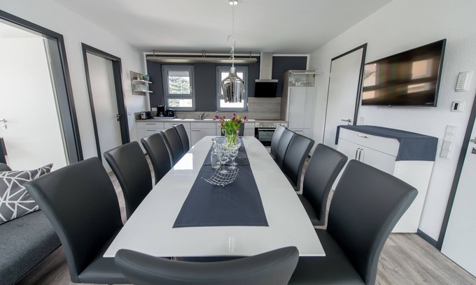 Bensheim Condo | Family group meetings (for 10-12 people) between Frankfurt and Heidelberg