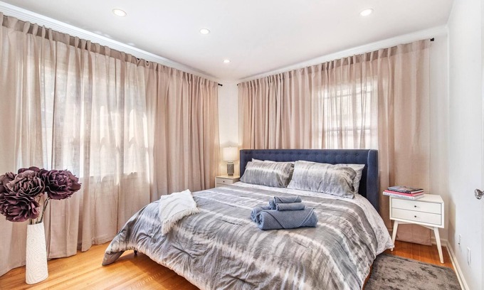 Madrona House | Family Hideaway Cozy Cottage. n7 mins to the beach, 25 to Disneyland, 15 SoFi