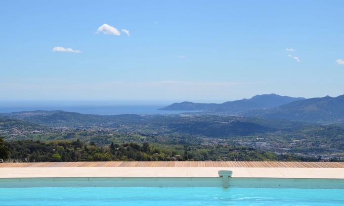 Chateauneuf-Grasse House | FAMILY HOLIDAY - EXCEPTIONAL VILLA - PANORAMIC VIEW - 30 mn from Nice