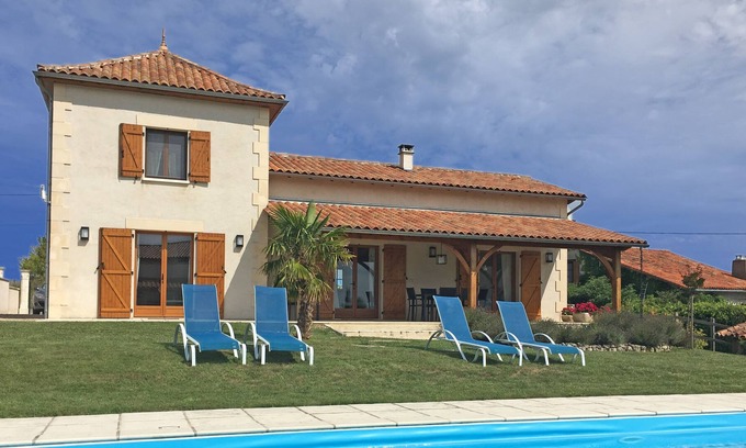 Nabinaud Apartment | Family Holiday Hamlet - Heated Pools, Golf, Tennis, Creche, 10 mins to beach!