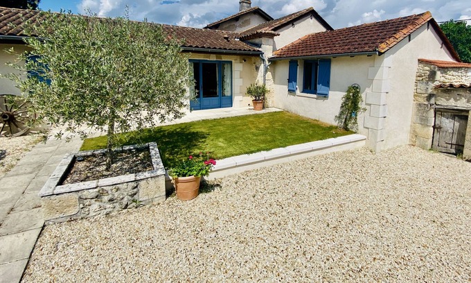 Nabinaud Apartment | Family Holiday Hamlet - Heated Pools, Golf, Tennis, Creche, 10 mins to beach!