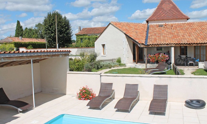 Nabinaud Cottage | Family Holiday Hamlet - Heated Pools, Golf, Tennis, Creche, 10 mins to beach!