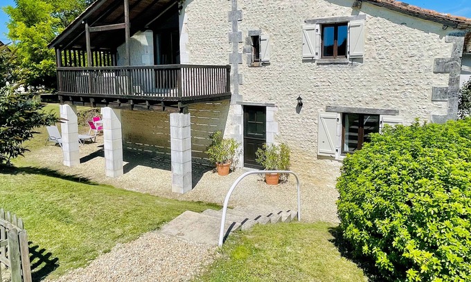 Nabinaud Cottage | Family Holiday Hamlet - Heated Pools, Golf, Tennis, Creche, 10 mins to beach!