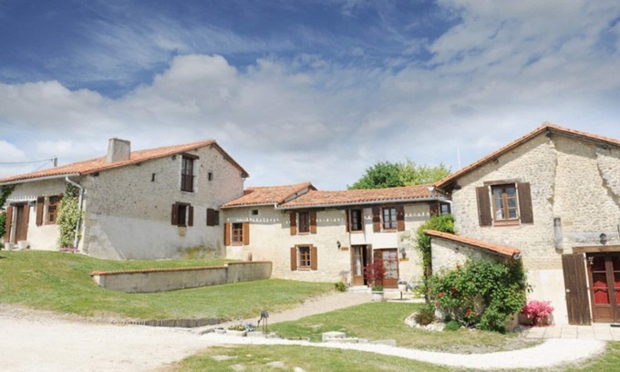 Nabinaud Cottage | Family Holiday Hamlet - Heated Pools, Golf, Tennis, Creche, 10 mins to beach!