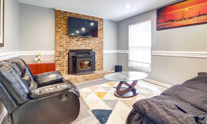 Fort Washington House | Family Home ~ 18 Mi to DC: Private Deck!