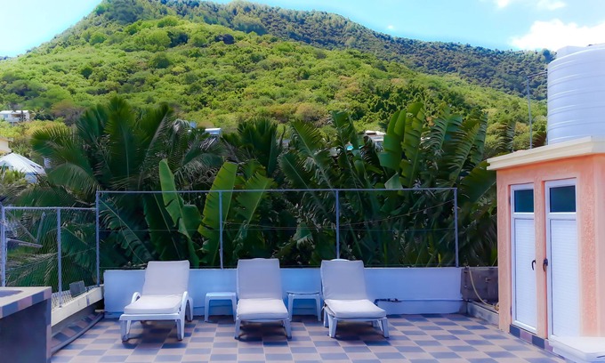 La Gaulette House | family home apartment