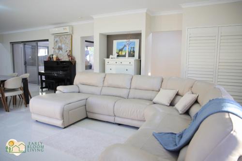 Canning Vale House | Family Home Canning Vale by EBL