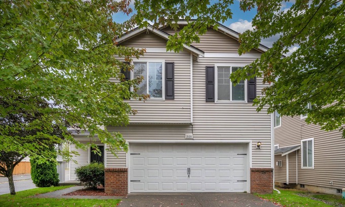 Spanaway House | Family Home close to JBLM/PLU/MT RAINIER