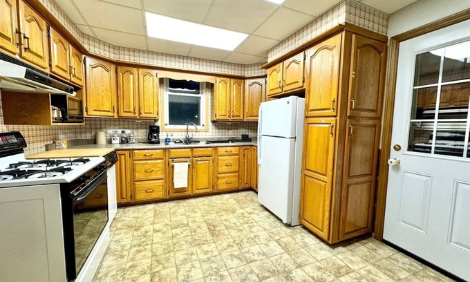 Chatham-Kent House | Family Home - Close to watersports
