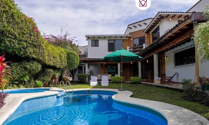 Cuernavaca House | Family Home I Pool & Jacuzzi with Solar Heater
