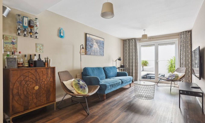 Kings Cross St. Pancras Apartment | Family Home in Zone 1, 4 Double Bedrooms, King's Cross