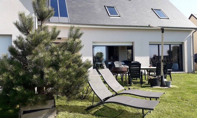 Vauville House | Family home with beautiful sea view and close to the beach in Vauville