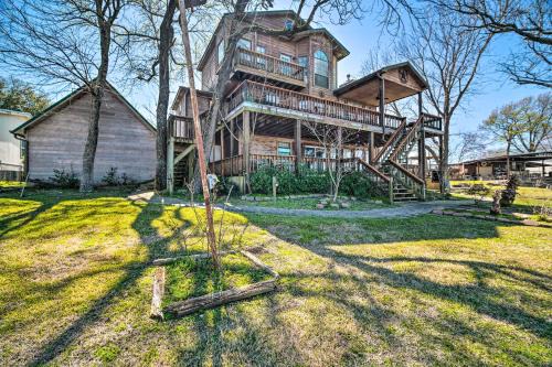 Trinity House | Family Home with Boat Dock, Fire Pit and Balcony