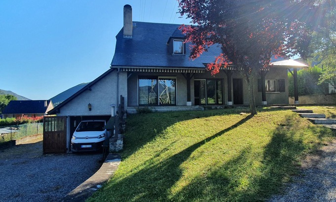 Arreau House | Family home with enclosed garden