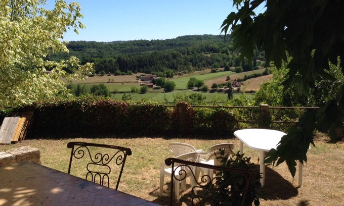 Pays-de-Belves House | family home with stunning views of the valley
