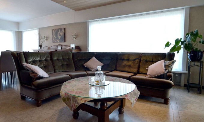 Ruiselede House | Family Home with Garden