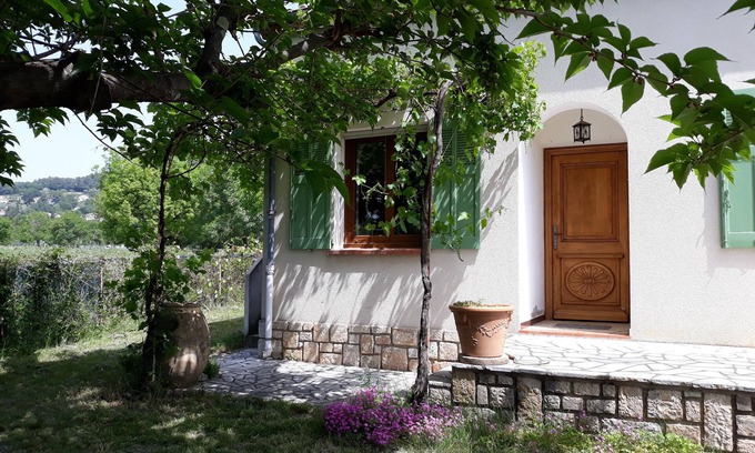 Callian House | Family home with garden and village views