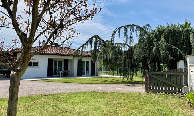 Merignac House | Family home with large garden and play area