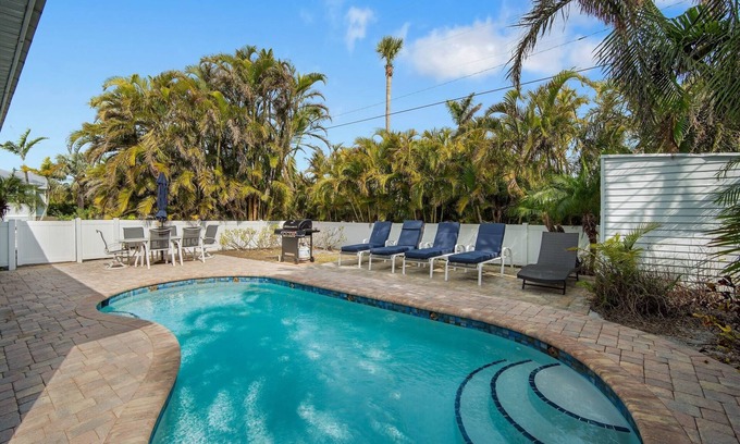 Holmes Beach House | Family Home with Pool Near Gulf Beaches - Corona Joe's Beach Cottage